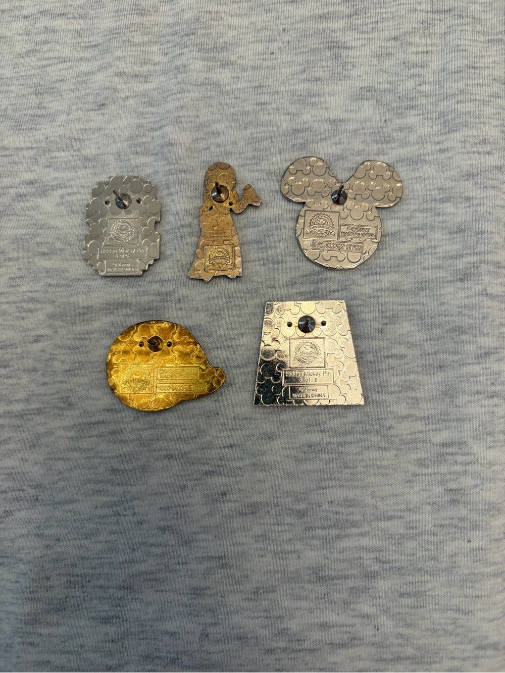 Authentic Disney pins~ Mystery Pack of 5!